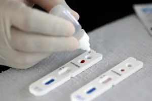 Teste rápido para Covid-19: Como funciona e quando fazer?